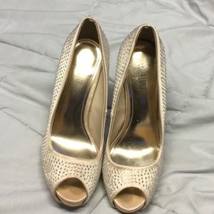 Jennifer Lopez size 6.5 heals